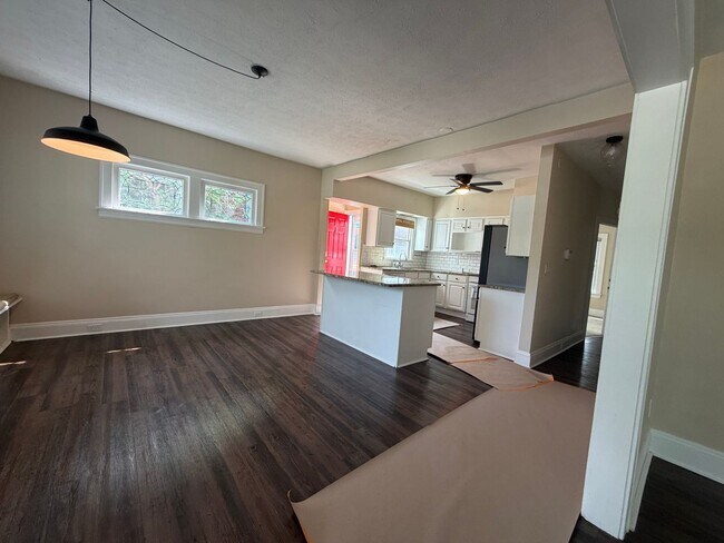 Building Photo - 13048 Cedar Rd
