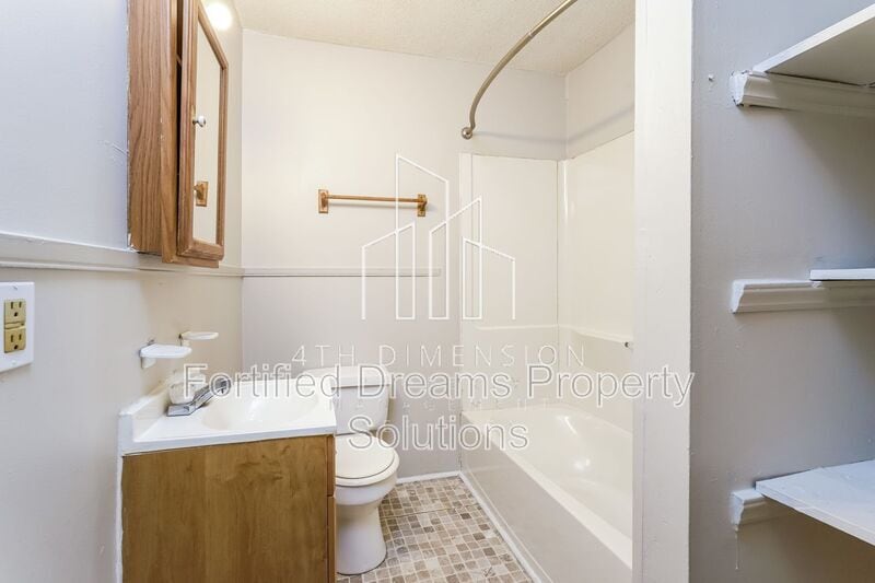 Building Photo - 4368 Ogburn Ave