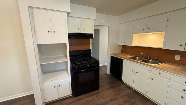 Building Photo - 27 Meldia Dr