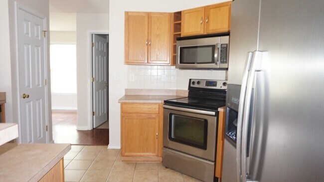 Building Photo - 104 Nesting Ln