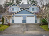 Building Photo - Adorable 3 bedroom-2.5 bath Townhouse