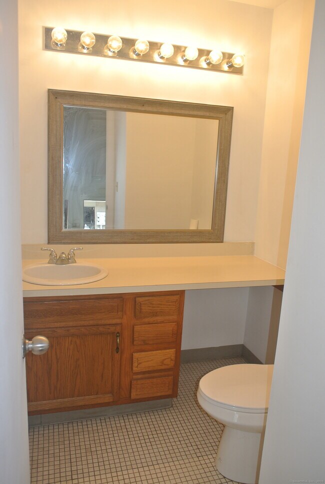 Building Photo - 130 Winchester Ave