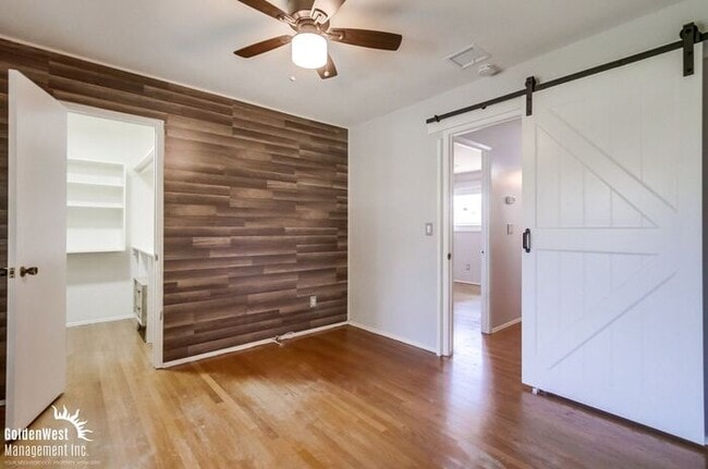 Building Photo - Cozy 2Bdm 1.5Ba Townhome with Modern Upgra...