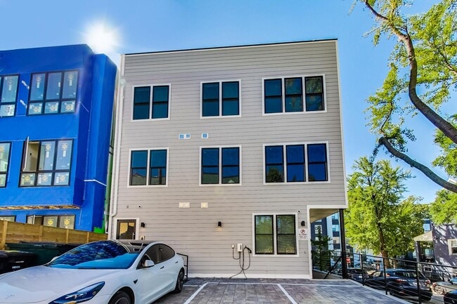 Building Photo - 1638 K St NE