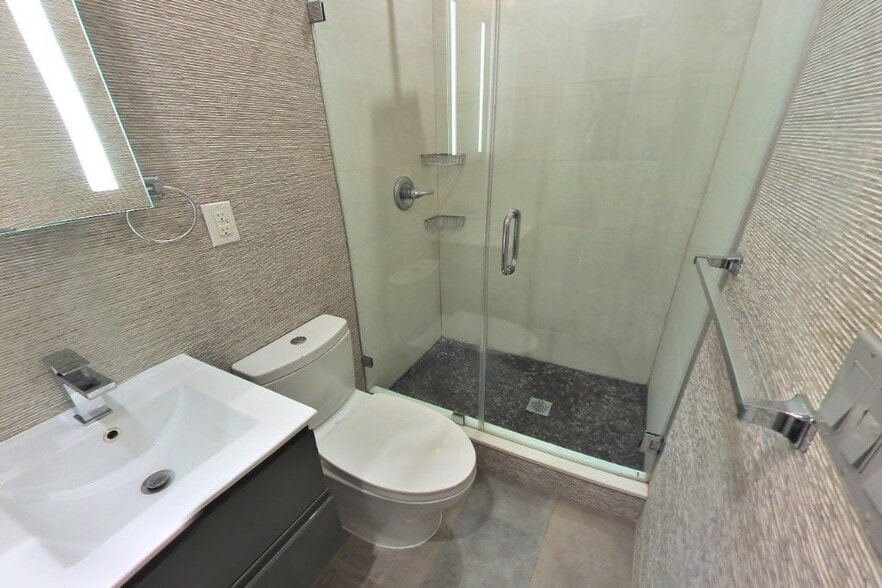 Building Photo - 438 W 52nd St