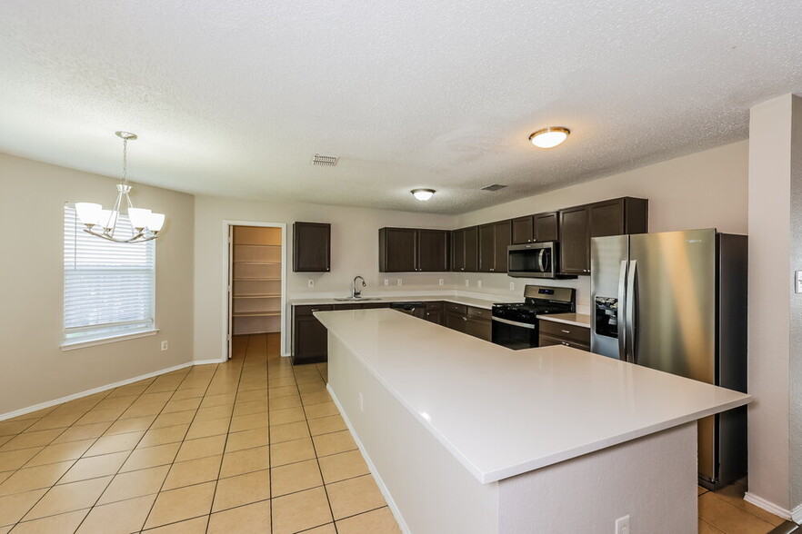 Building Photo - 7024 Lake Jackson Dr