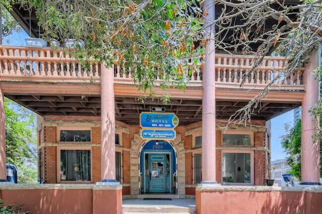 Building Photo - 2805 E 16th Ave