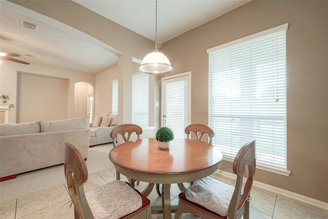 Building Photo - 21711 Cozy Hollow Ln