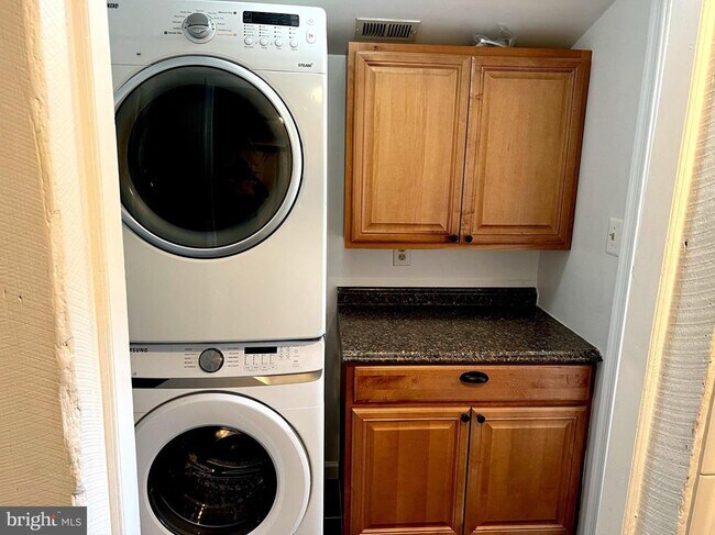 Building Photo - 201 N 23rd St