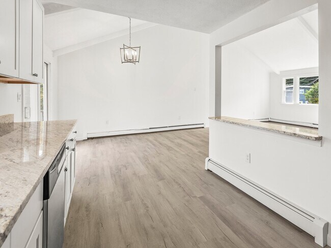 Building Photo - 26 Sidney St