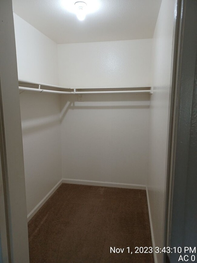 Building Photo - 1 Bedroom 1 Bath Apartment  Garden Square ...