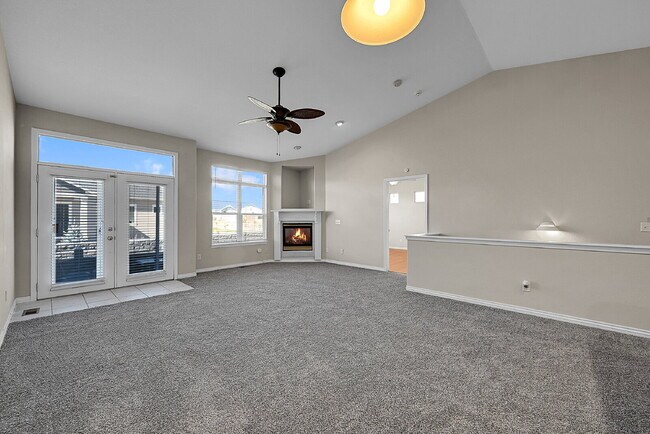 Building Photo - $2,095.00, 3-bed + Bonus room, 2.5 bath, l...