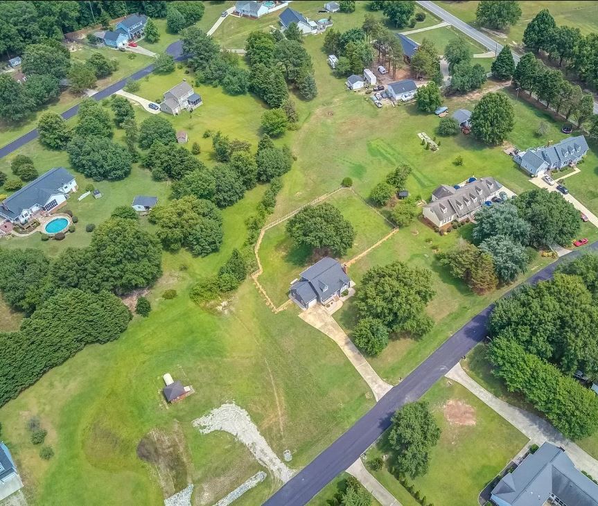 Building Photo - 2565 Oakes Plantation Dr