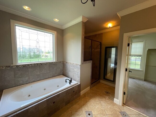 Building Photo - 3725 Nether Ridge Rd