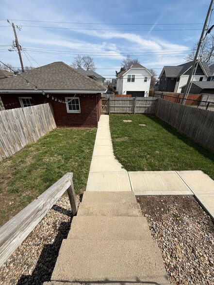 Building Photo - 3827 Central Ave