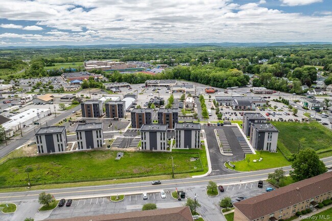 Building Photo - 7 Giada Ln