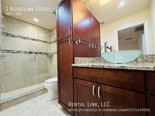 Building Photo - 1 Bobolink Ct