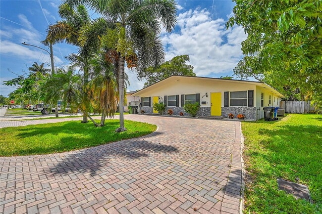 Primary Photo - 810 SW 12th Ct