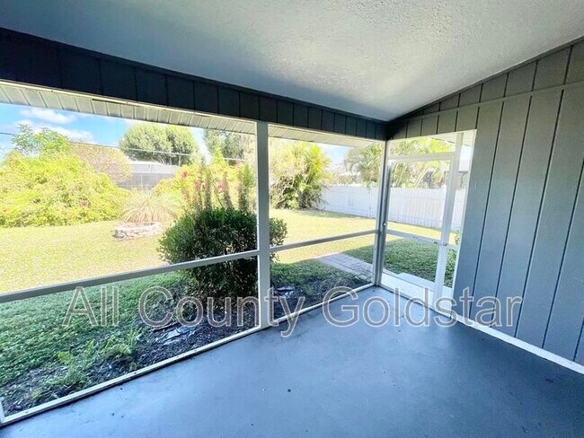 Building Photo - 19468 Edgewater Dr