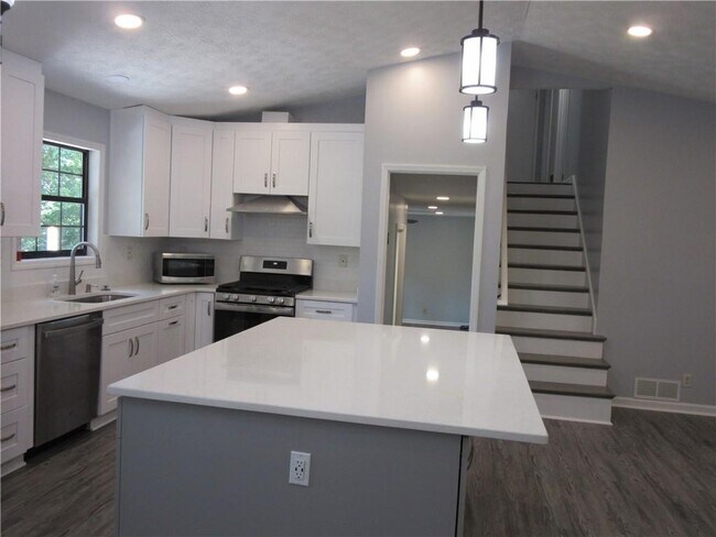Building Photo - 2254 Post Oak Dr
