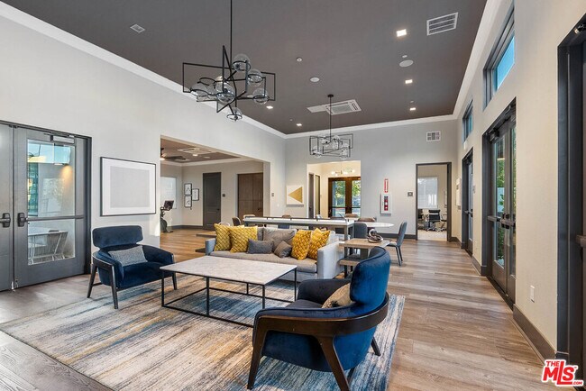 Building Photo - 749 Daniel Freeman Cir