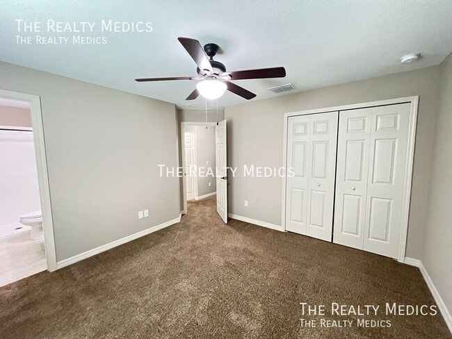 Building Photo - 15593 SW 48th Ave