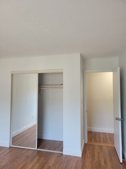 Building Photo - 1 Greenbriar Dr