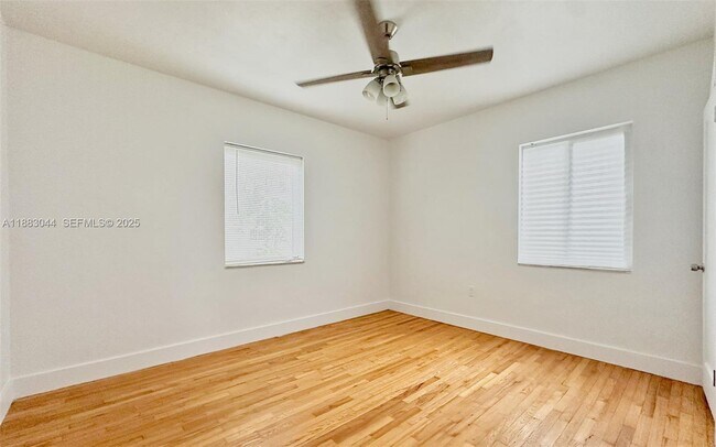 Building Photo - 3770 SW 27th St