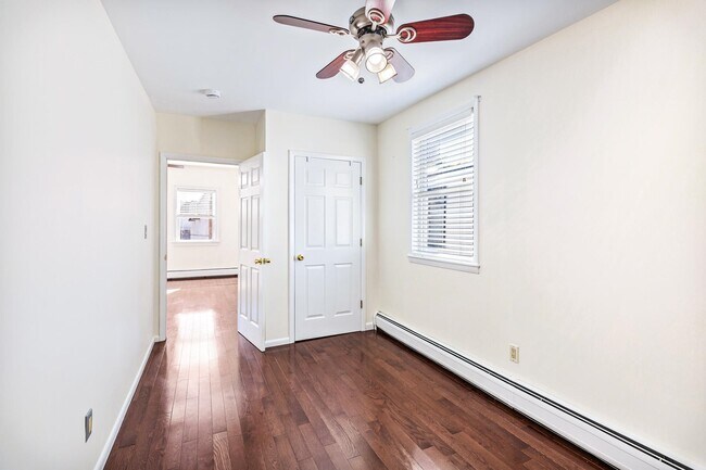 Building Photo - 11 Jones Pl