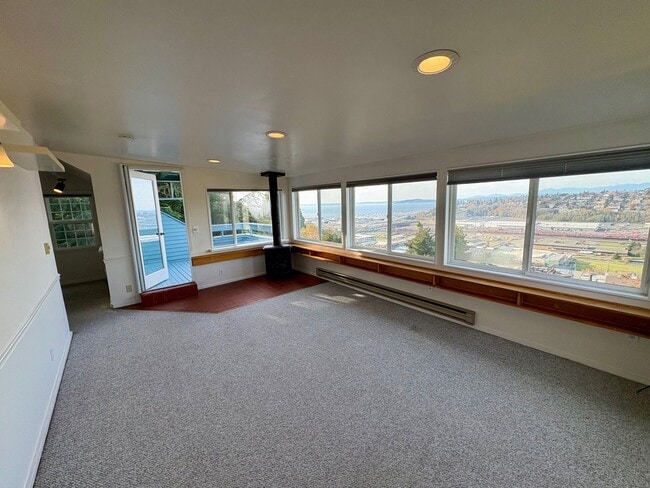 Building Photo - SKIRVIN TRIPLEX