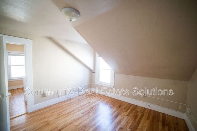 Building Photo - 11 Cottage St