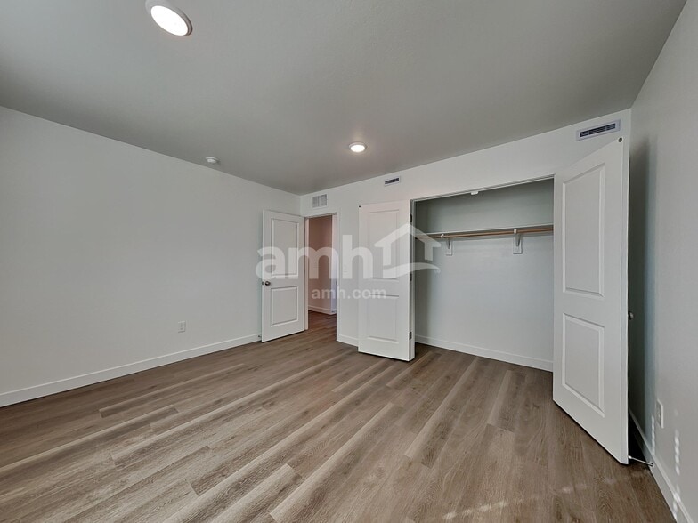 Building Photo - 9715 W Parkway Dr