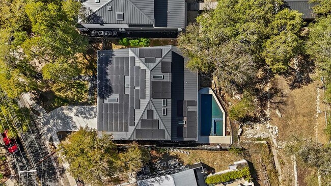 Building Photo - 5704 Driftwood Dr