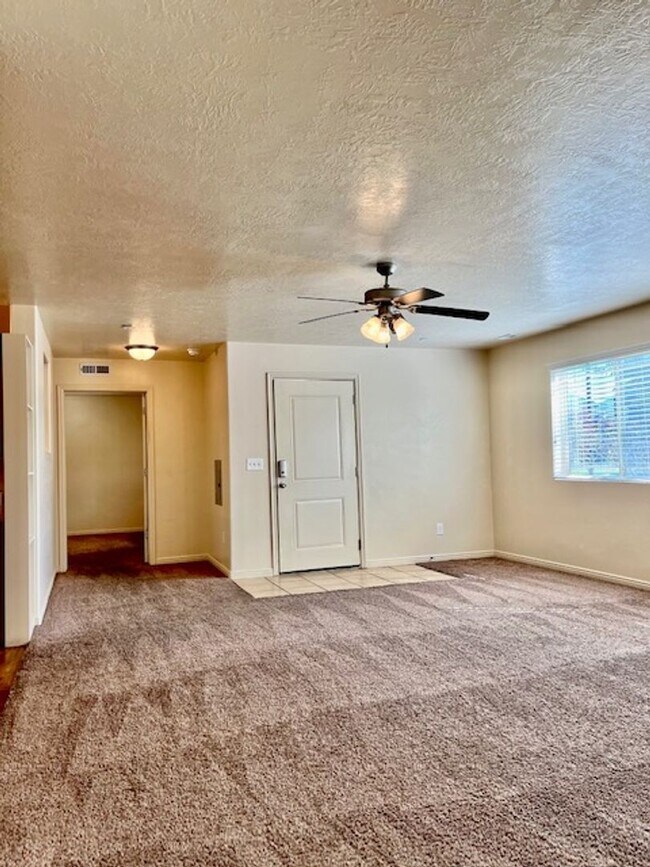 Building Photo - 6941 Village River Ln