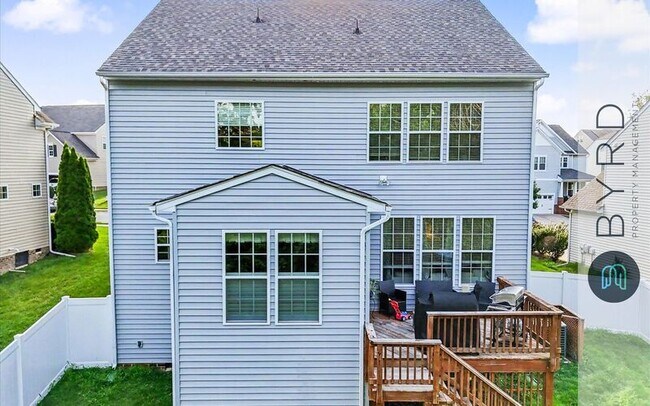 Building Photo - 7413 Nicklaus Cir