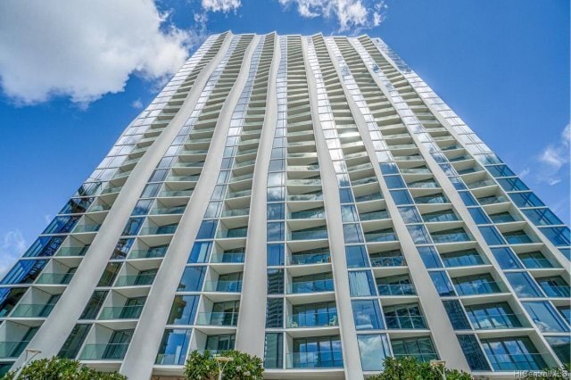 Building Photo - 1000 Auahi St
