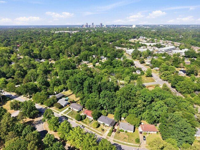 Building Photo - Fully Renovated 3 Bed / 2 Bath Ranch Near Downtown Raleigh & the Greenway!