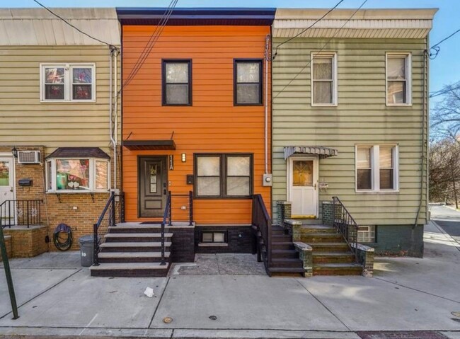 Building Photo - 11A W 19th St