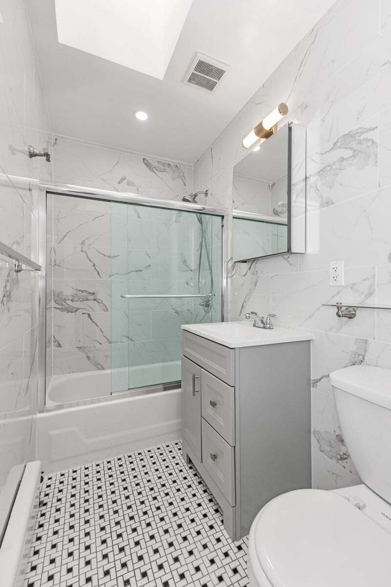 Building Photo - 318 E 62nd St