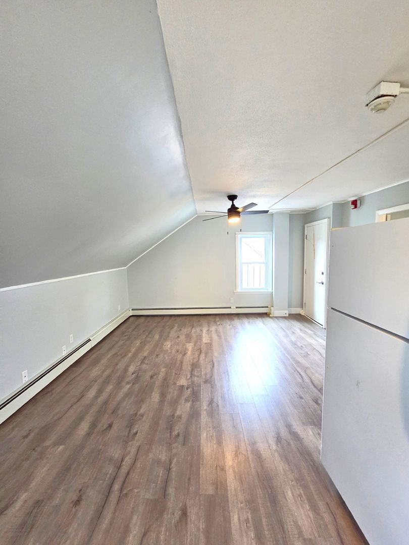 Building Photo - 10-12 Evaleen Street