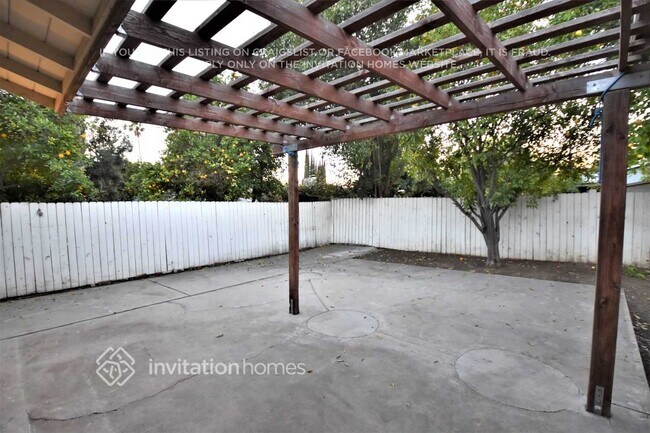 Building Photo - 6451 Gaviota Ave