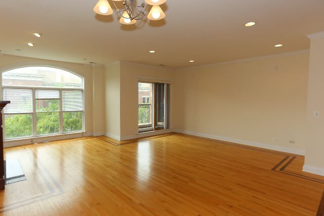 Building Photo - 1724 W Belmont Ave