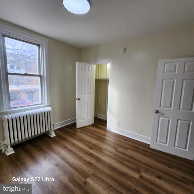 Building Photo - 5490 W Berks St