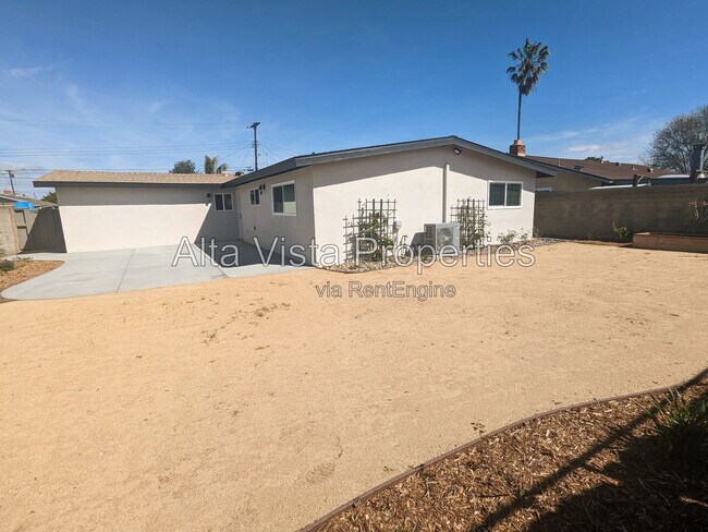 Building Photo - 965 Beverly Ave