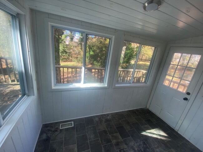 Building Photo - "Get ready to step into your new dream home – it's all set and waiting for you!"