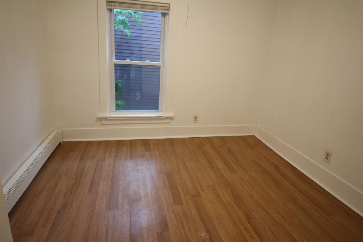 Building Photo - 11 Elm St
