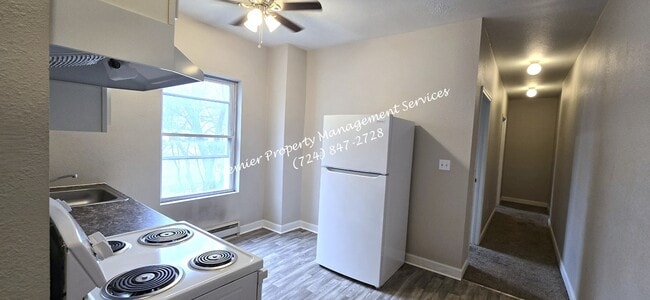 Building Photo - 465 E Washington St