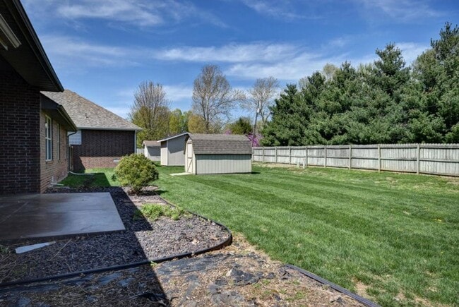 Building Photo - Executive Rental in Park Crest Meadows