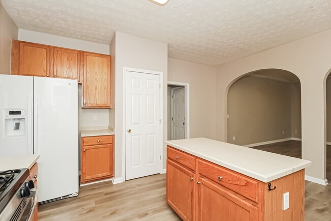 Building Photo - 3130 Kirkwood Dr NW