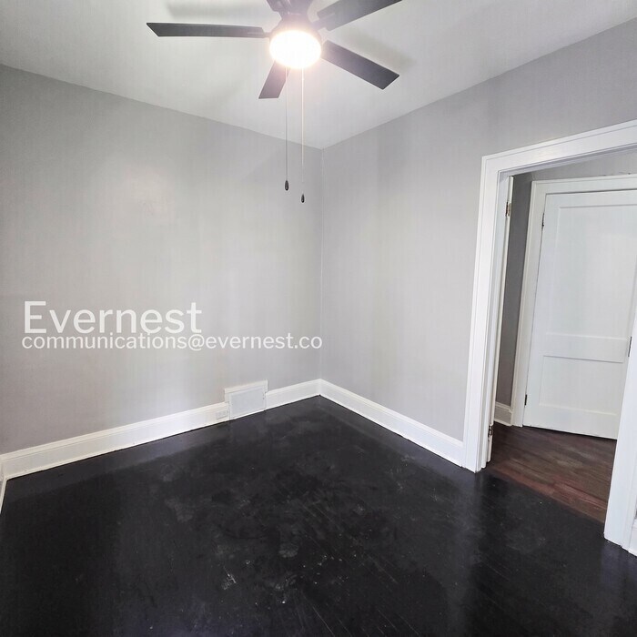 Building Photo - 3411 Beechwood Ave